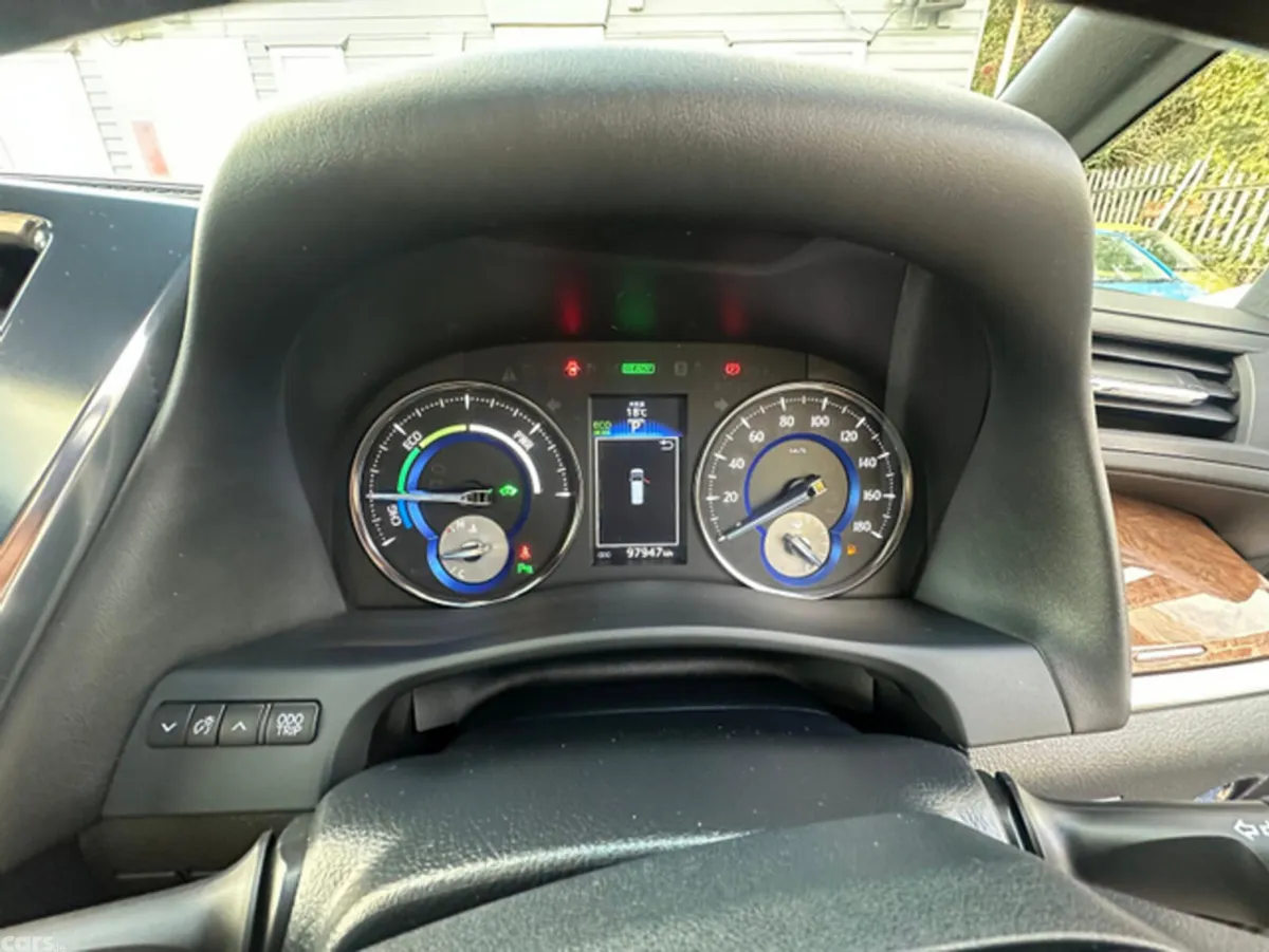 Toyota Alphard MPV, Petrol Hybrid, 2015, White