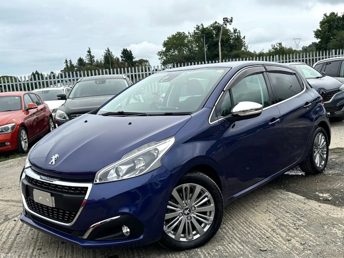Peugeot 208 Hatchback, Petrol, 2016, Blue