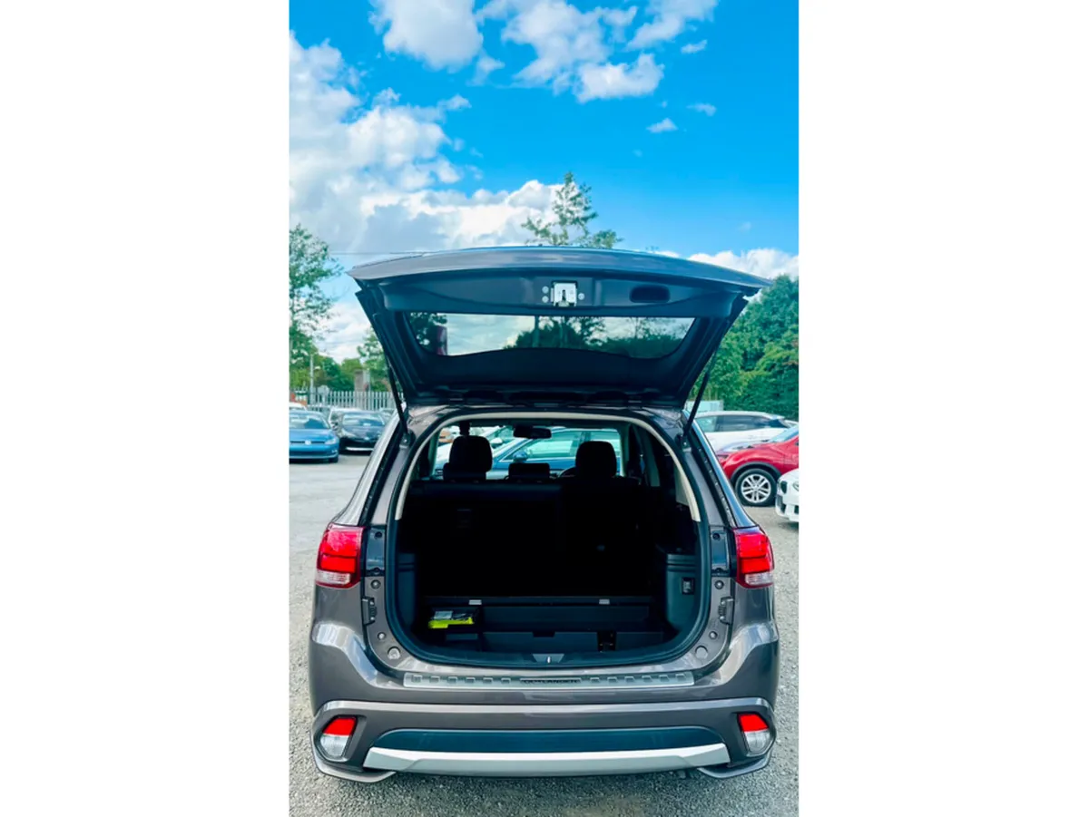 Mitsubishi Outlander SUV, Petrol Hybrid, 2016, Brown