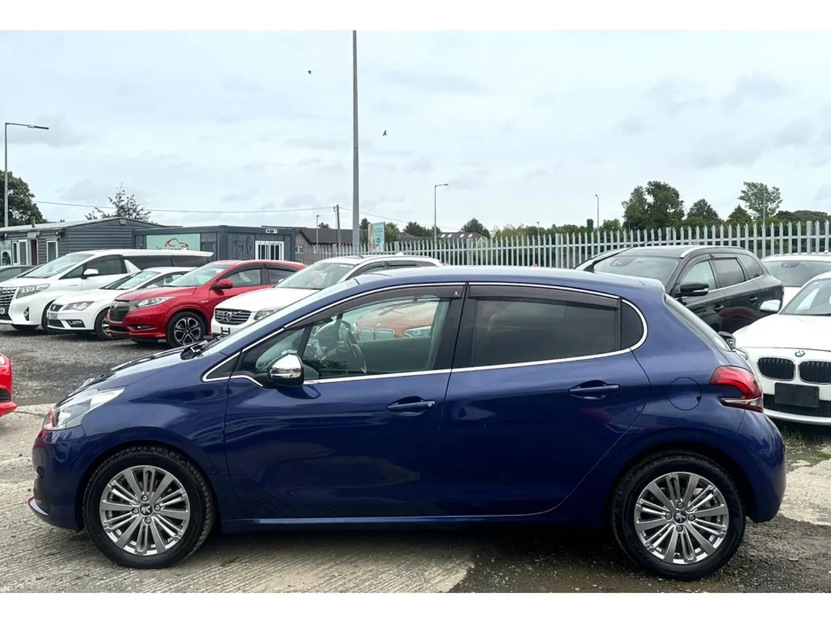 Peugeot 208 Hatchback, Petrol, 2016, Blue