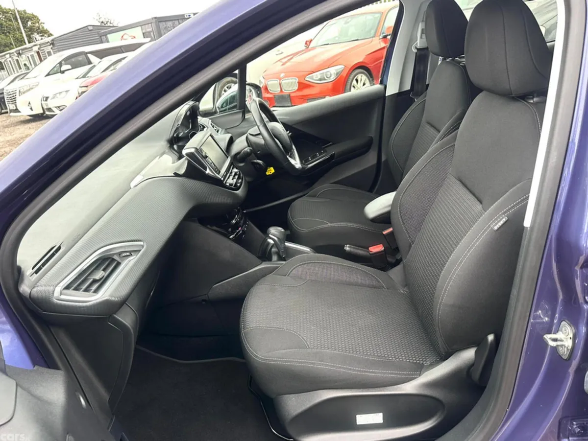 Peugeot 208 Hatchback, Petrol, 2016, Blue
