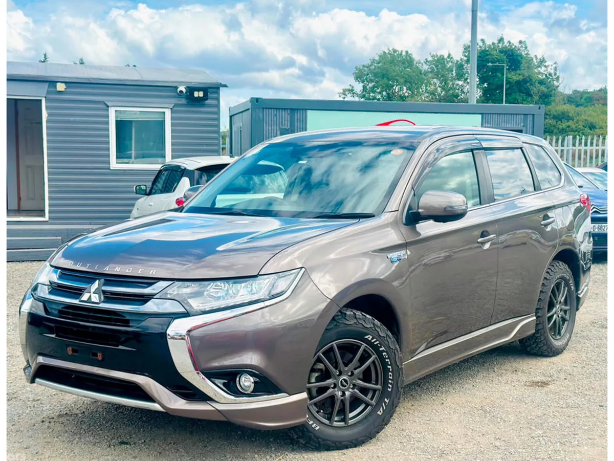 Mitsubishi Outlander SUV, Petrol Hybrid, 2016, Brown