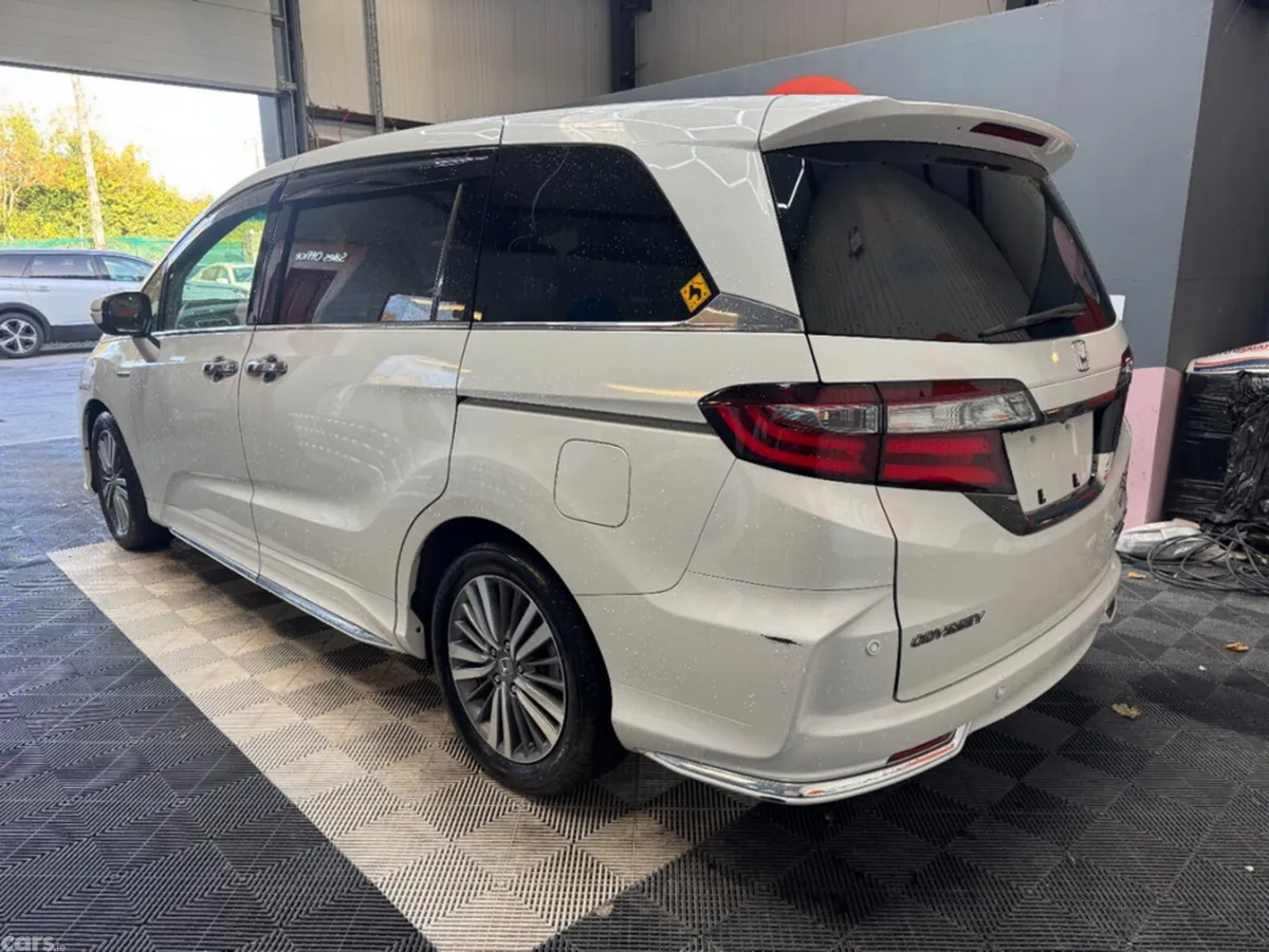 Honda Odyssey MPV, Petrol Hybrid, 2019, White