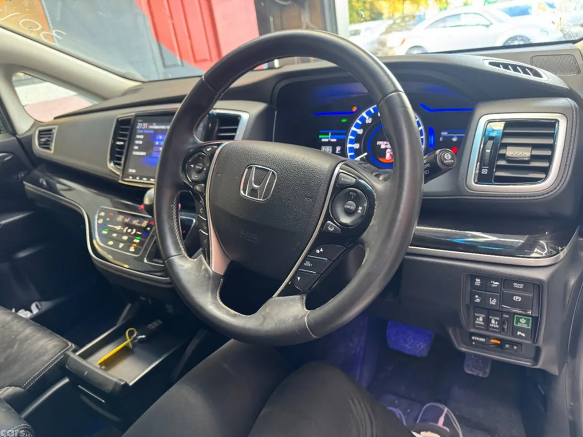 Honda Odyssey MPV, Petrol Hybrid, 2019, White