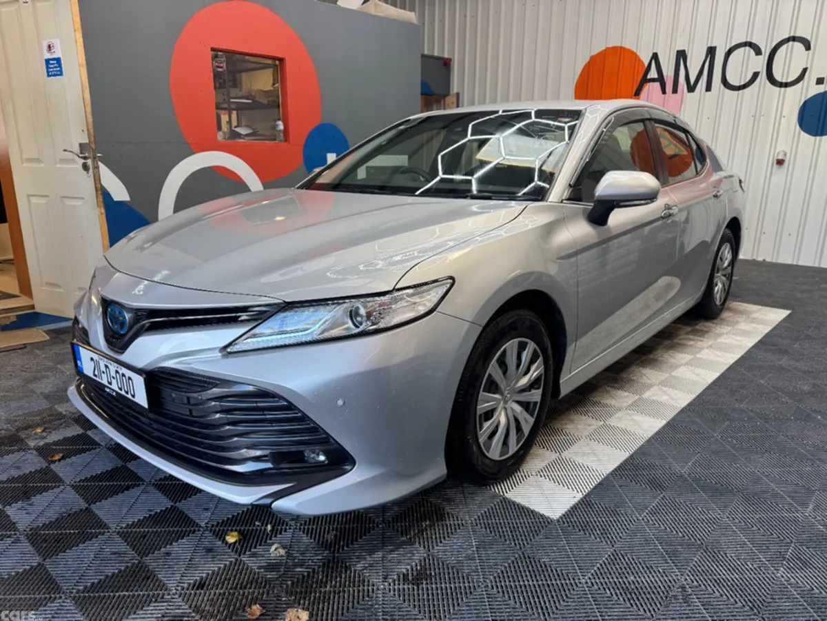 Toyota Camry Saloon, Petrol Hybrid, 2021, Silver