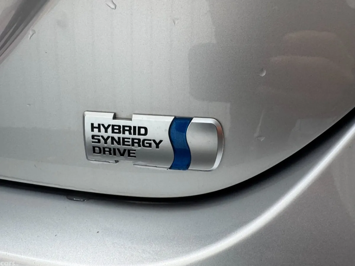 Toyota Camry Saloon, Petrol Hybrid, 2021, Silver
