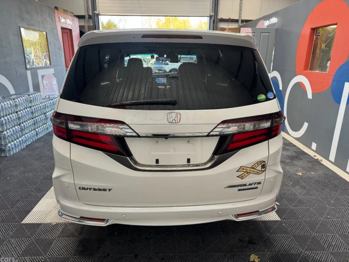 Honda Odyssey MPV, Petrol Hybrid, 2019, White