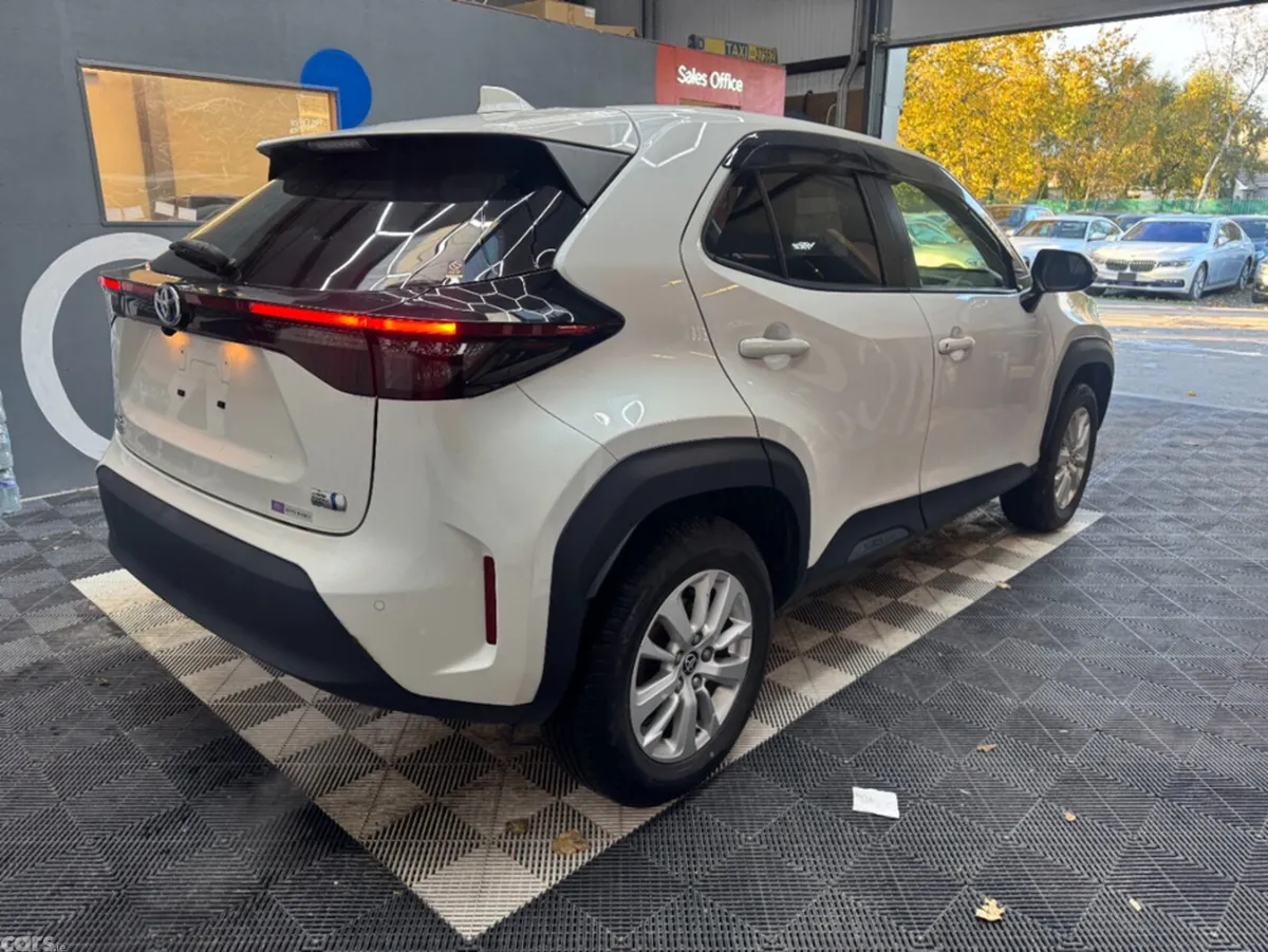 Toyota Yaris Cross SUV, Petrol Hybrid, 2021, White
