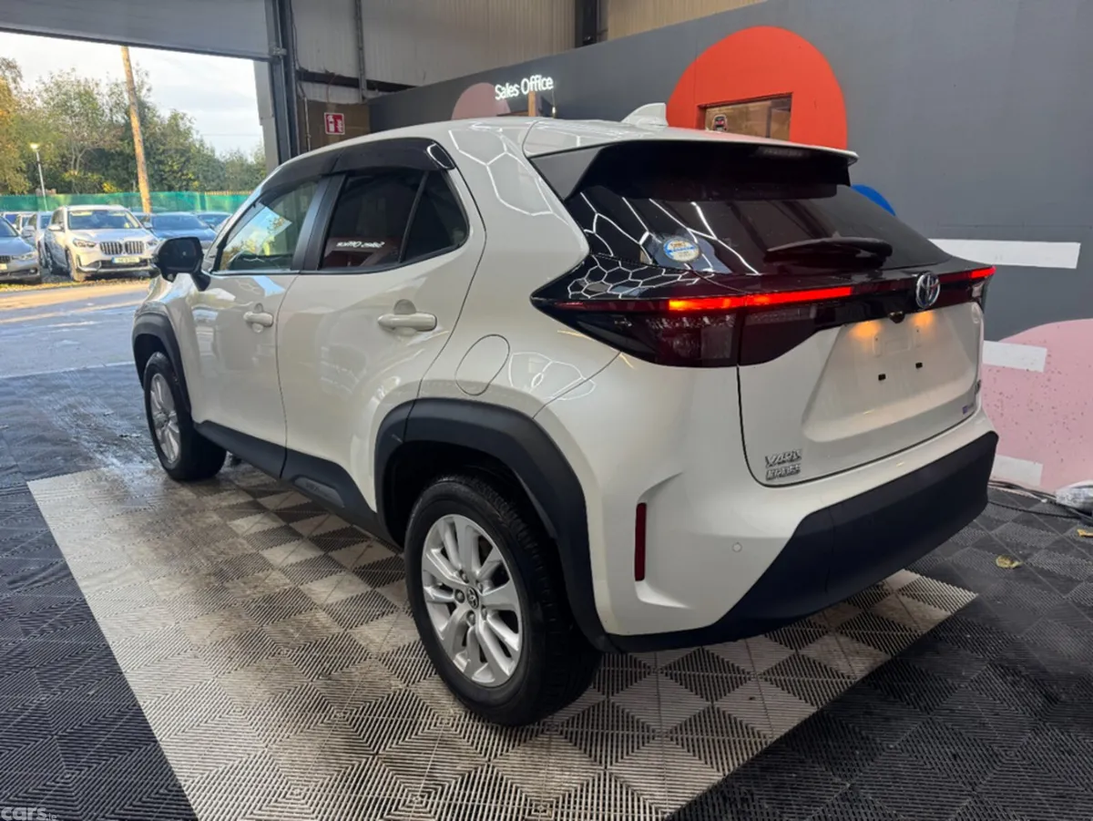 Toyota Yaris Cross SUV, Petrol Hybrid, 2021, White