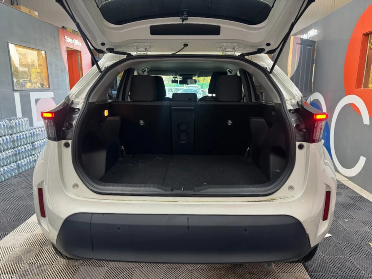 Toyota Yaris Cross SUV, Petrol Hybrid, 2021, White