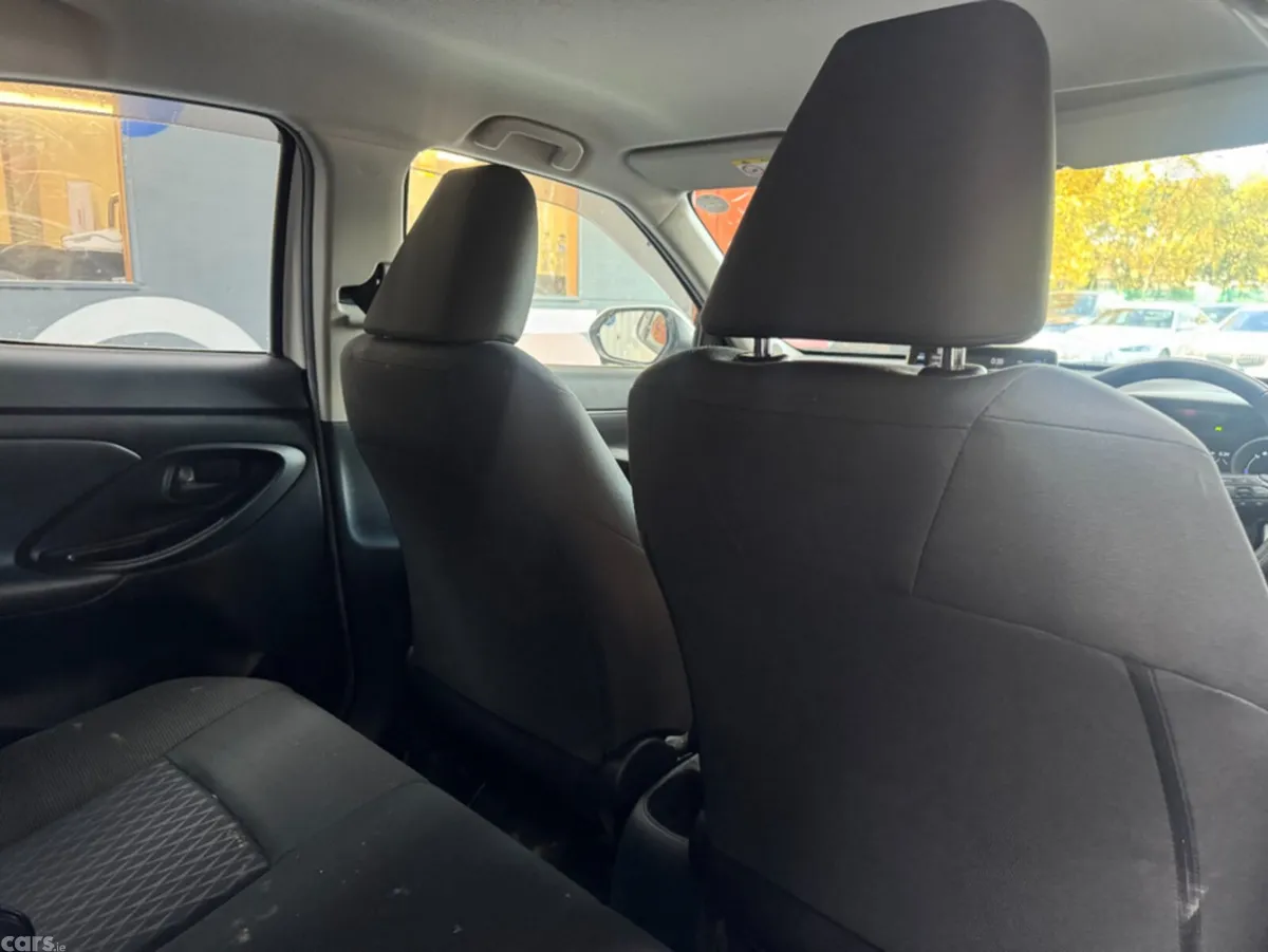 Toyota Yaris Cross SUV, Petrol Hybrid, 2021, White