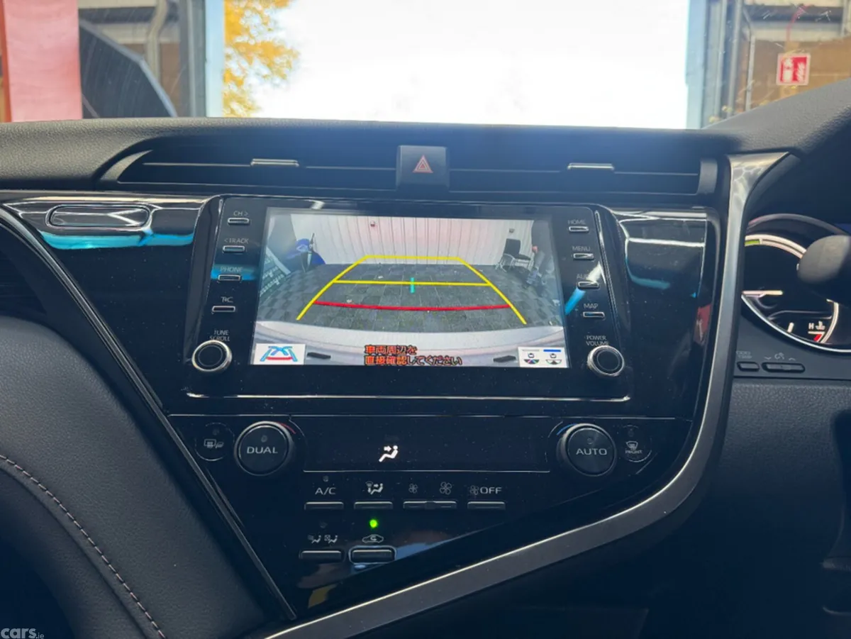 Toyota Camry Saloon, Petrol Hybrid, 2021, Silver