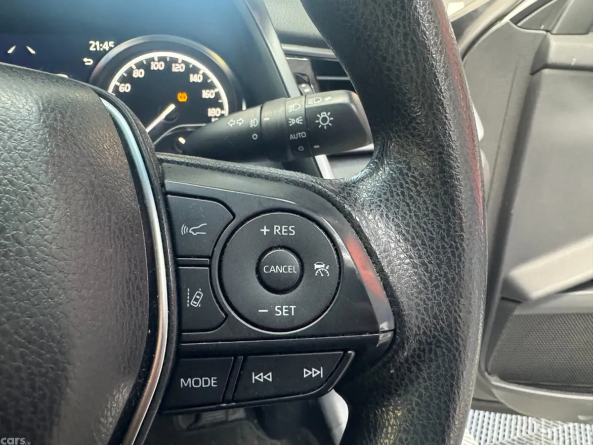 Toyota Camry Saloon, Petrol Hybrid, 2021, Silver