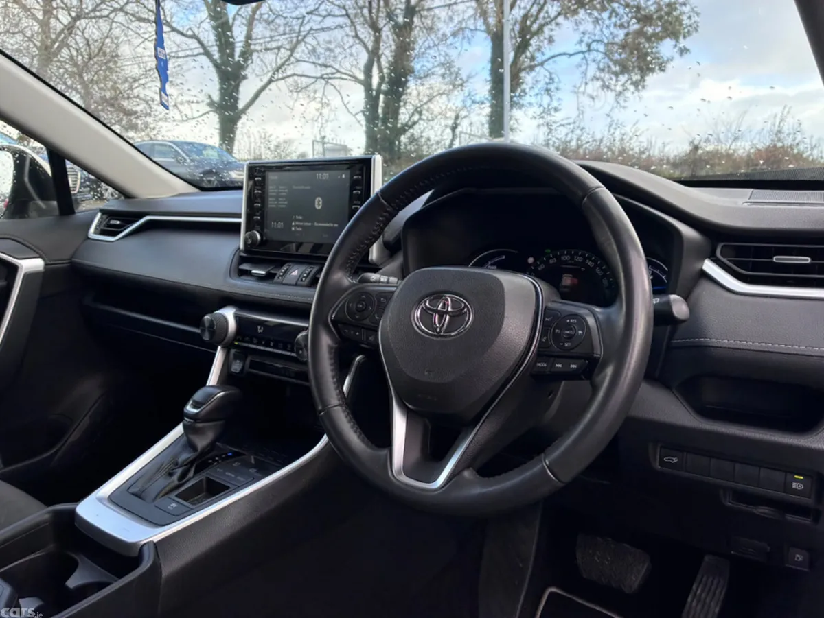 Toyota RAV4 SUV, Petrol Hybrid, 2022, White