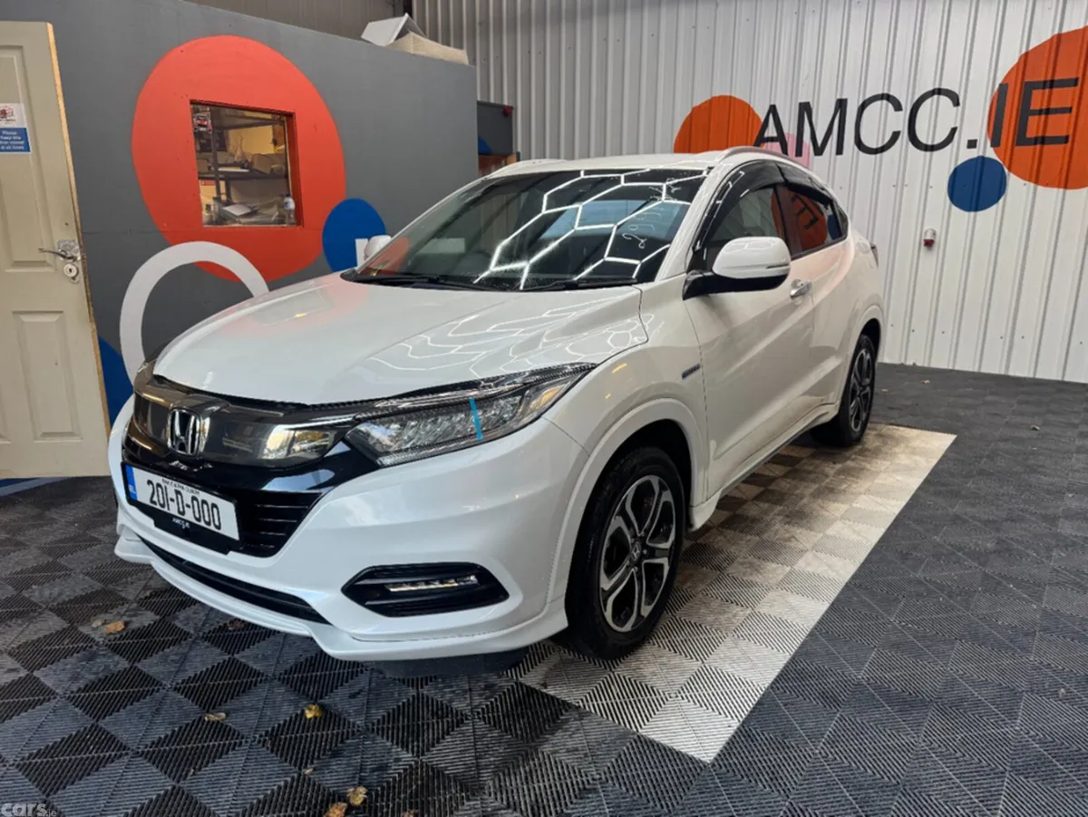 Honda Vezel SUV, Petrol Hybrid, 2020, White