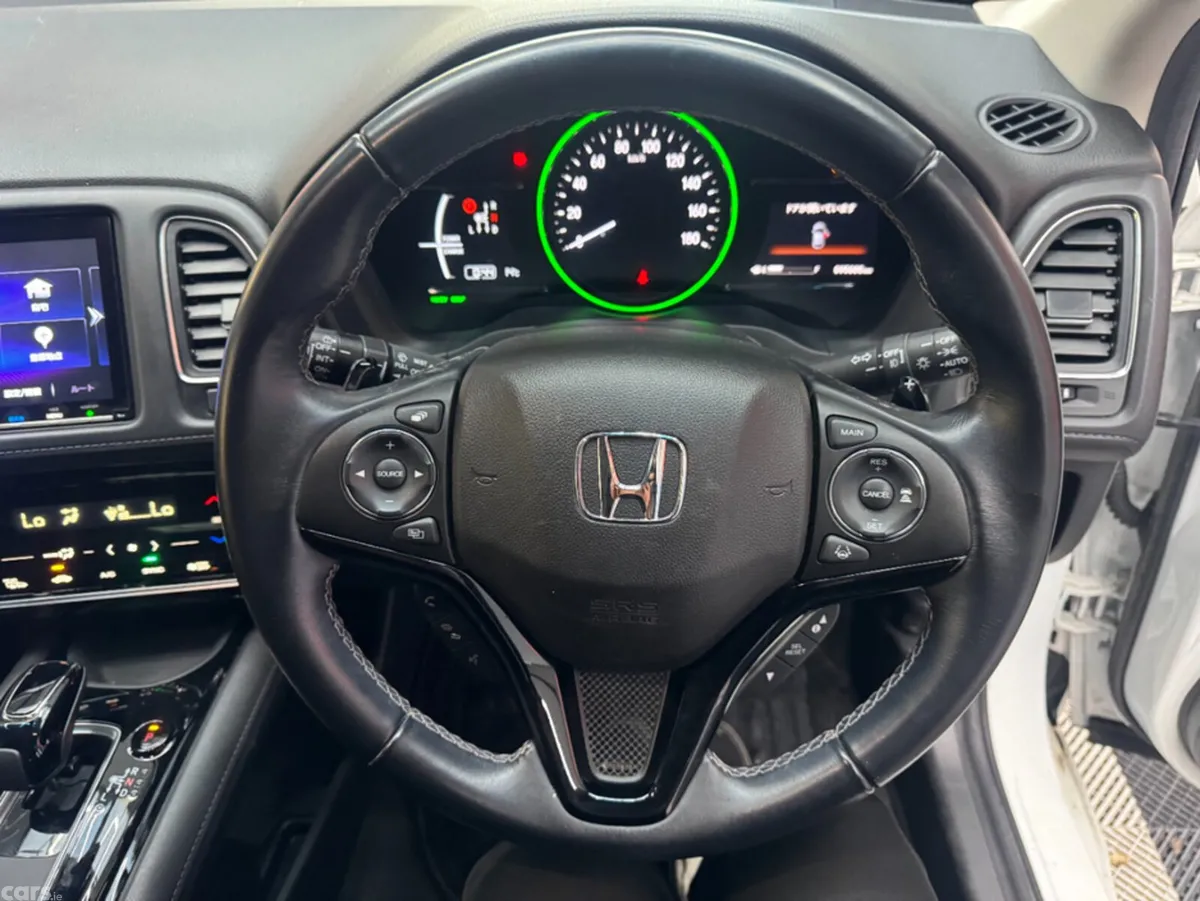 Honda Vezel SUV, Petrol Hybrid, 2020, White