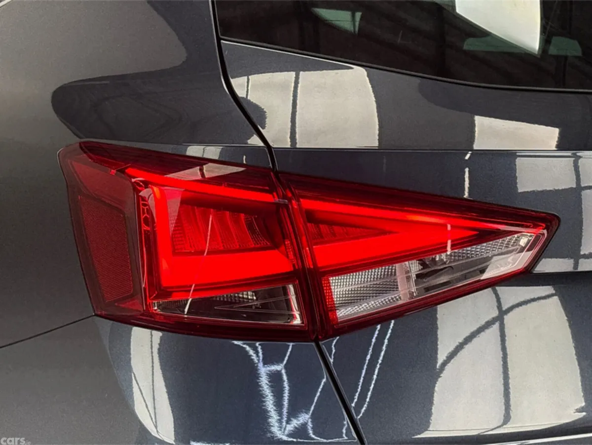 SEAT Arona Hatchback, Petrol, 2021, Grey
