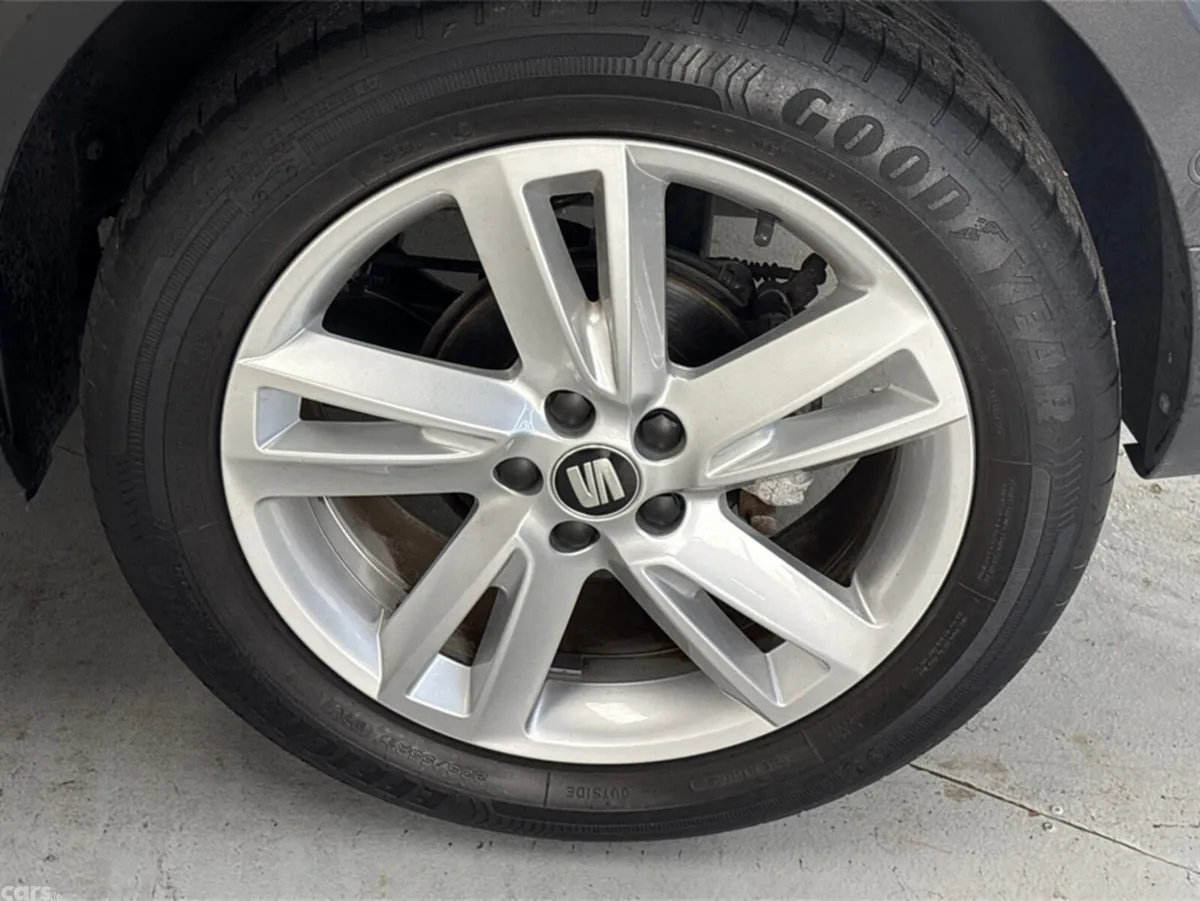 SEAT Arona Hatchback, Petrol, 2021, Grey