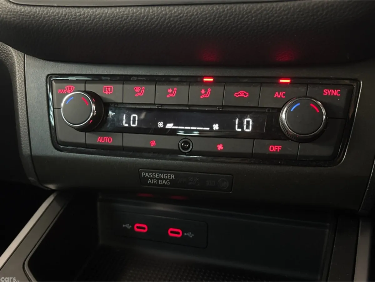 SEAT Arona Hatchback, Petrol, 2021, Grey