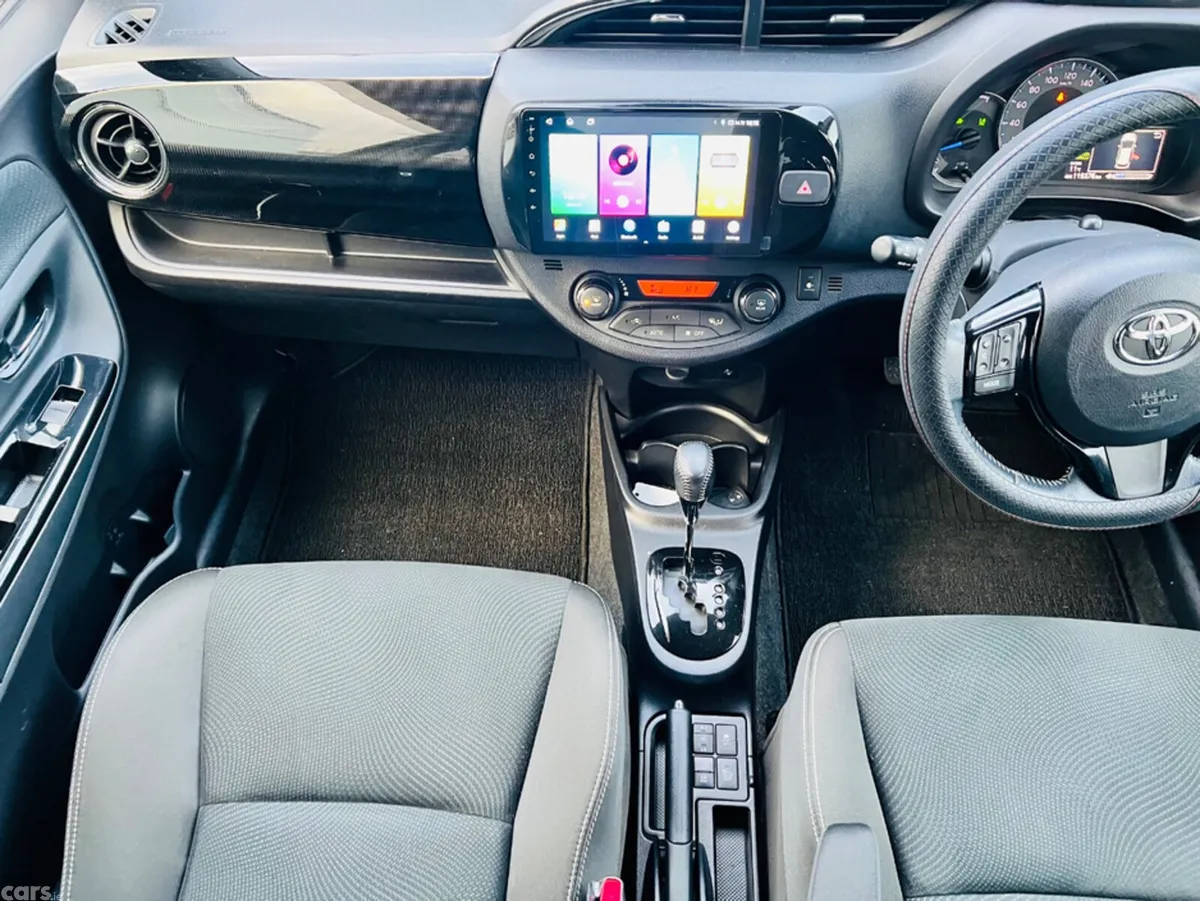 Toyota Yaris Hatchback, Petrol Hybrid, 2017, Black