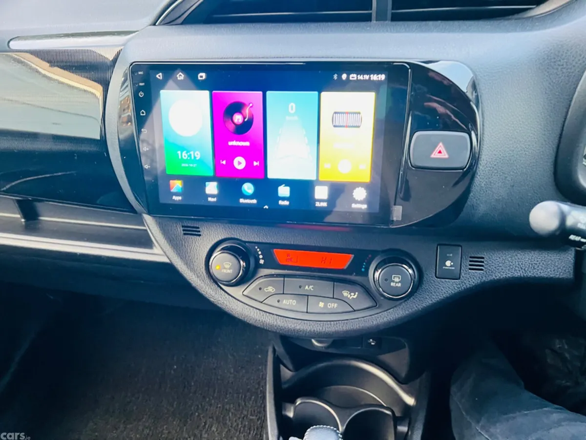Toyota Yaris Hatchback, Petrol Hybrid, 2017, Black