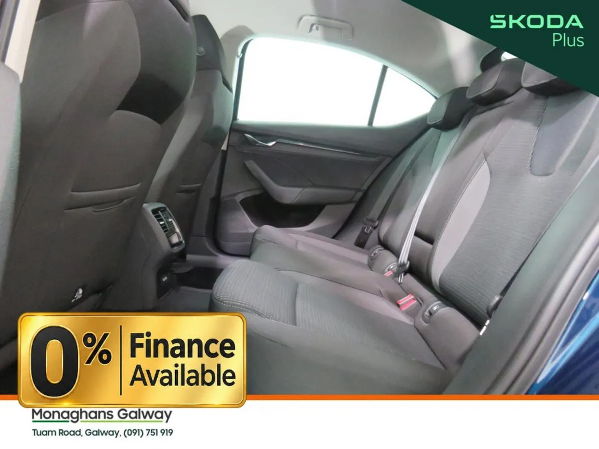 Skoda Octavia Hatchback, Diesel, 2022, Blue