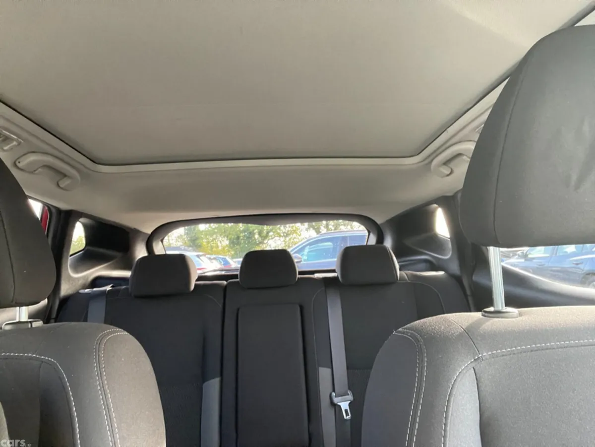 Nissan Qashqai MPV, Diesel, 2019, Red