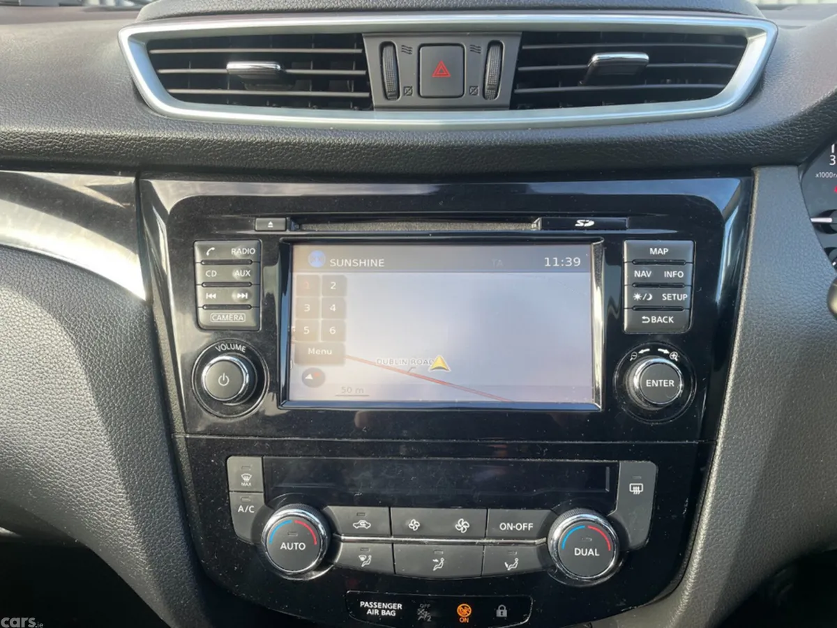 Nissan Qashqai MPV, Diesel, 2019, Red