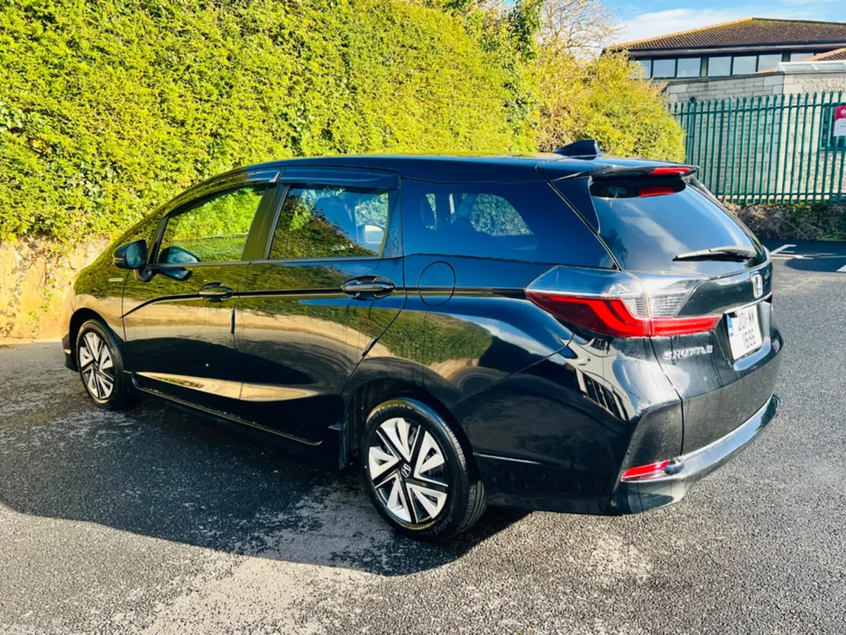 Honda Shuttle Hatchback, Petrol Hybrid, 2020, Black