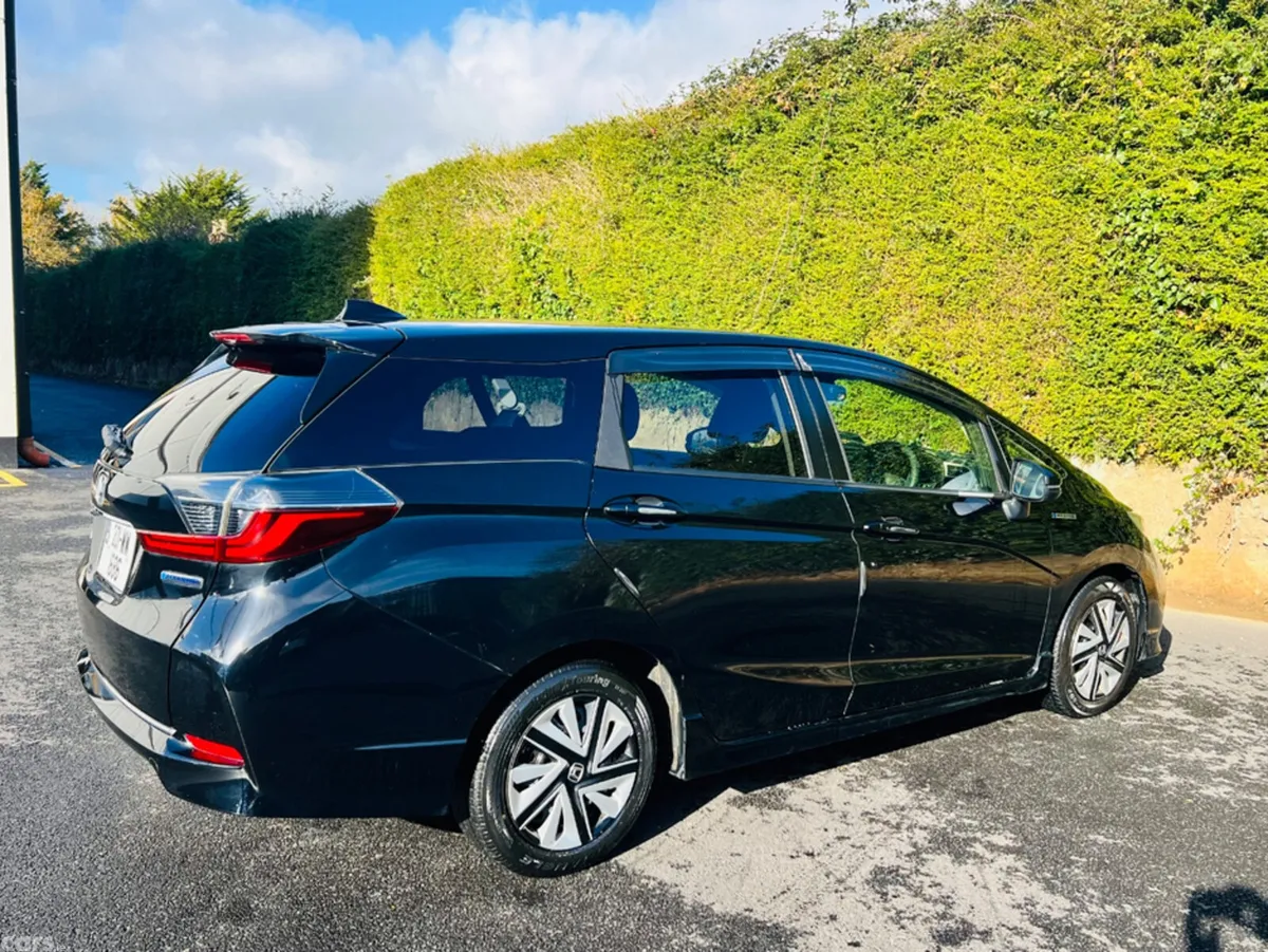 Honda Shuttle Hatchback, Petrol Hybrid, 2020, Black