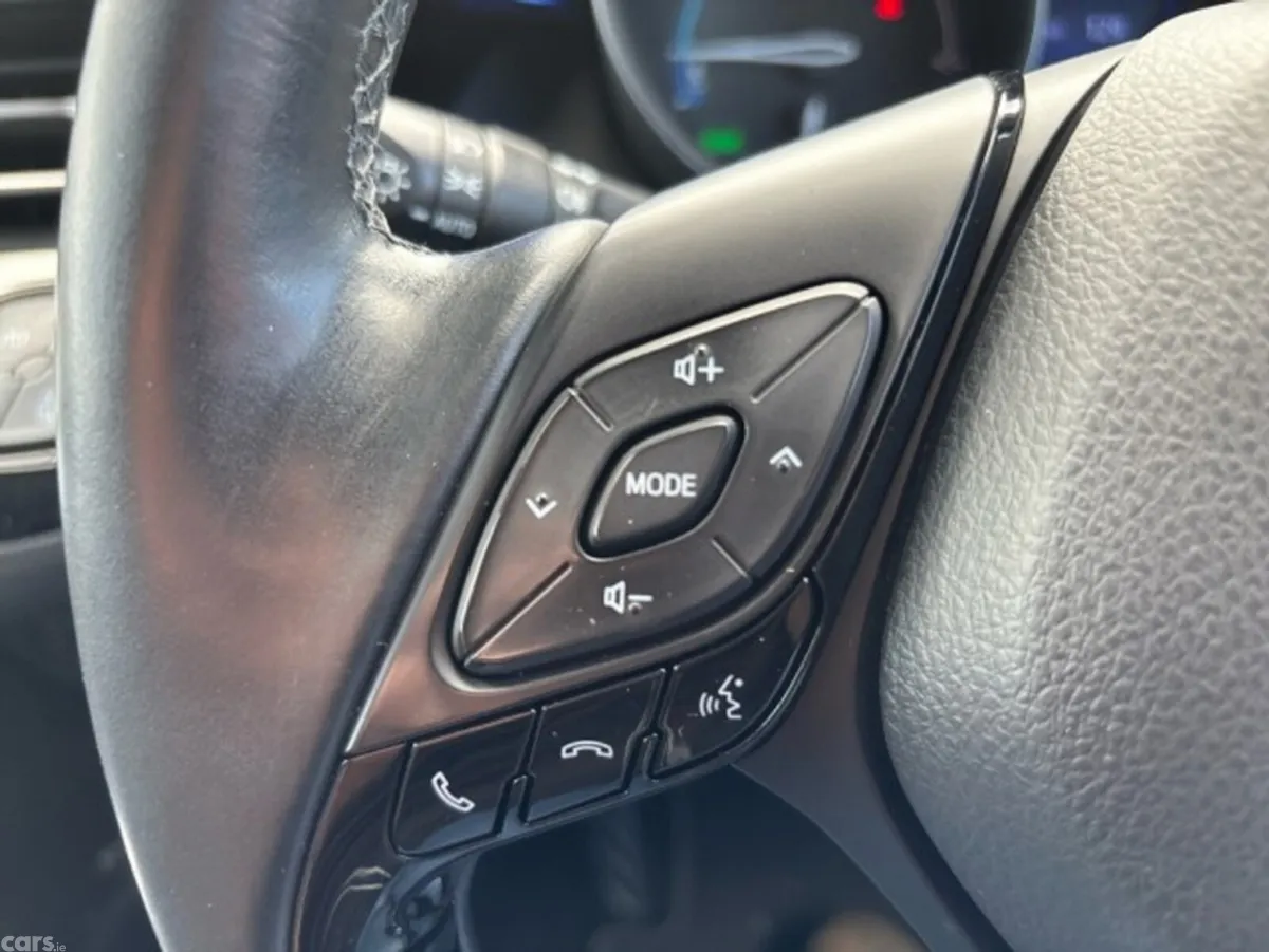 Toyota C-HR SUV, Petrol Hybrid, 2018, Silver