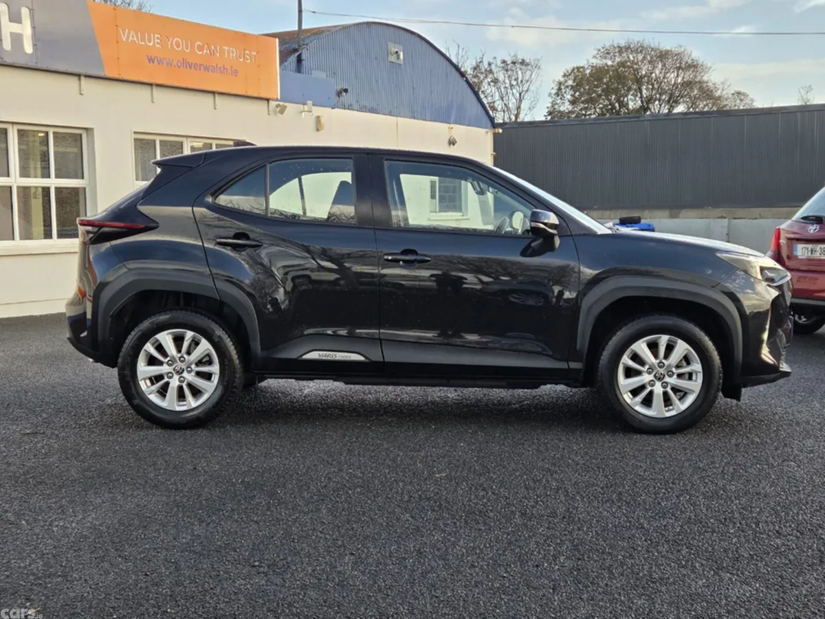 Toyota Yaris Cross SUV, Petrol Hybrid, 2023, Black