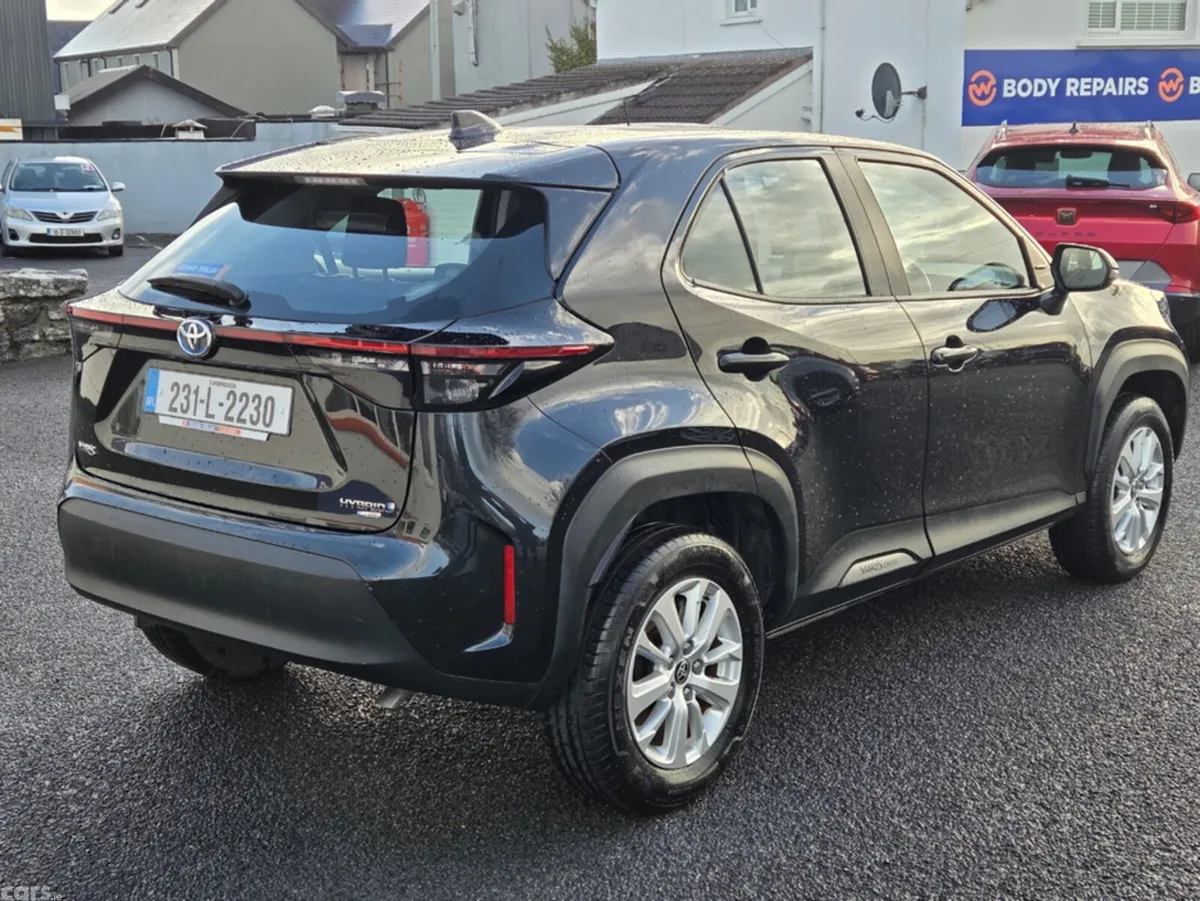 Toyota Yaris Cross SUV, Petrol Hybrid, 2023, Black
