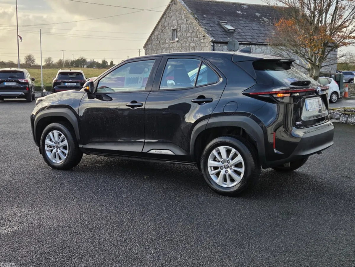 Toyota Yaris Cross SUV, Petrol Hybrid, 2023, Black