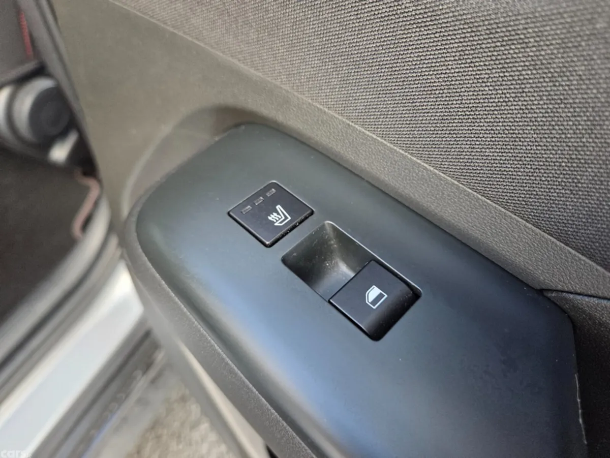 Hyundai KONA Hatchback, Electric, 2025, Silver