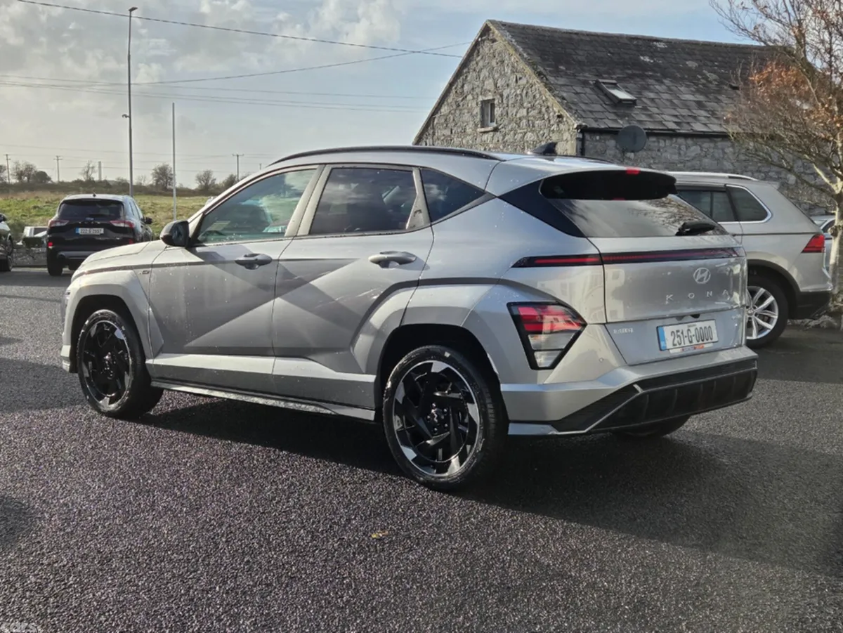 Hyundai KONA Hatchback, Electric, 2025, Silver