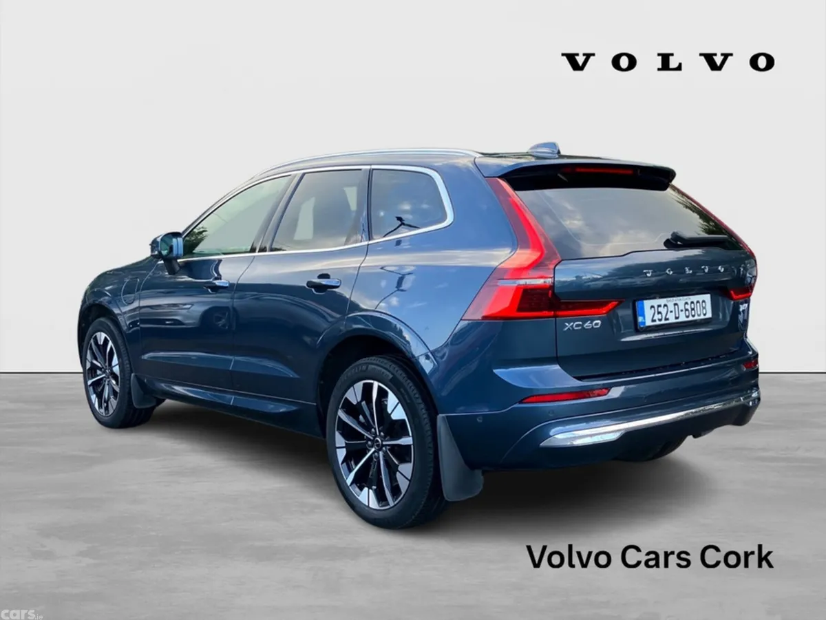 Volvo XC60 SUV, Petrol Plug-in Hybrid, 2025, Blue