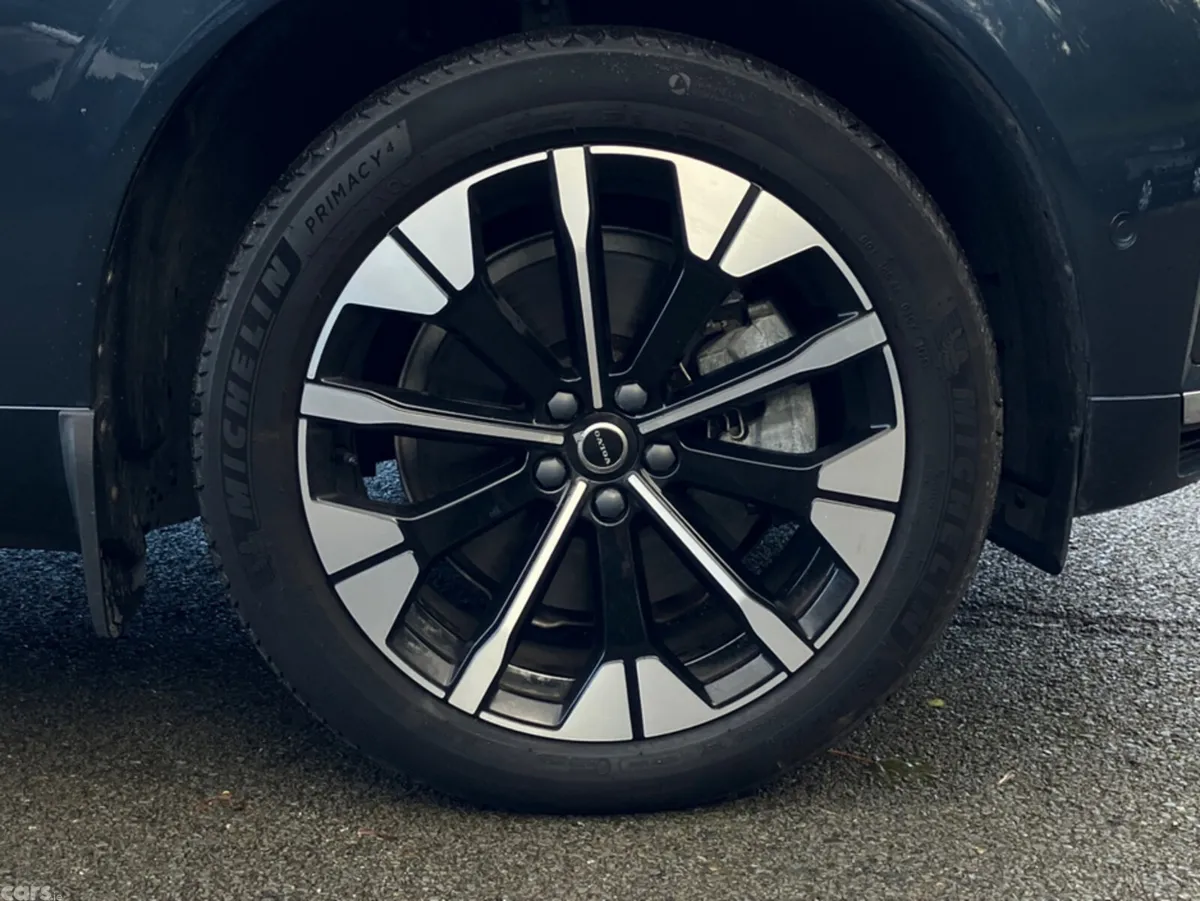 Volvo XC60 SUV, Petrol Plug-in Hybrid, 2025, Blue