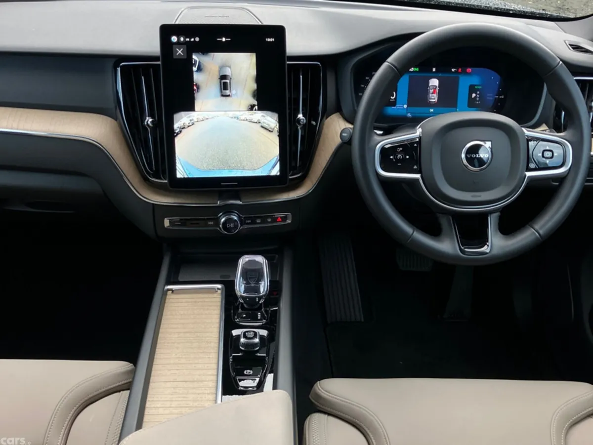 Volvo XC60 SUV, Petrol Plug-in Hybrid, 2025, Blue