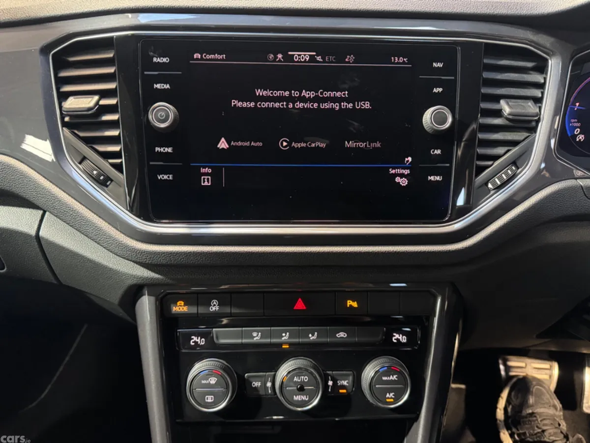 Volkswagen T-Roc SUV, Diesel, 2021, White