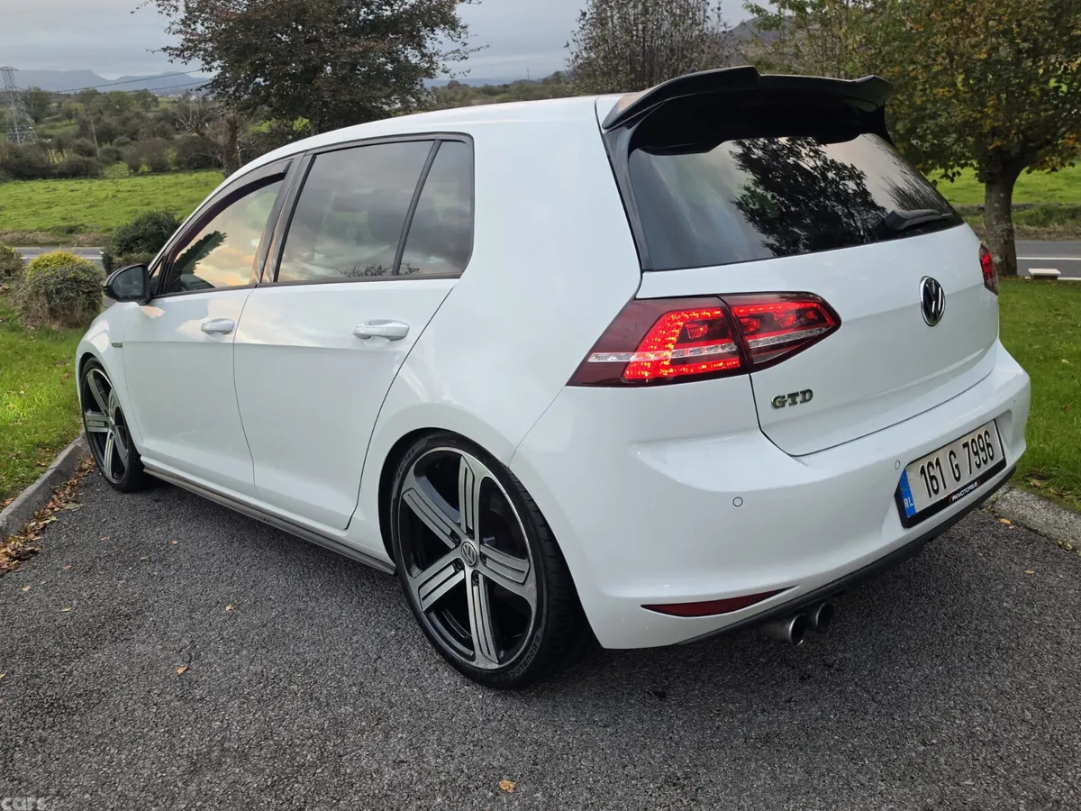 Volkswagen Golf Hatchback, Diesel, 2016, White