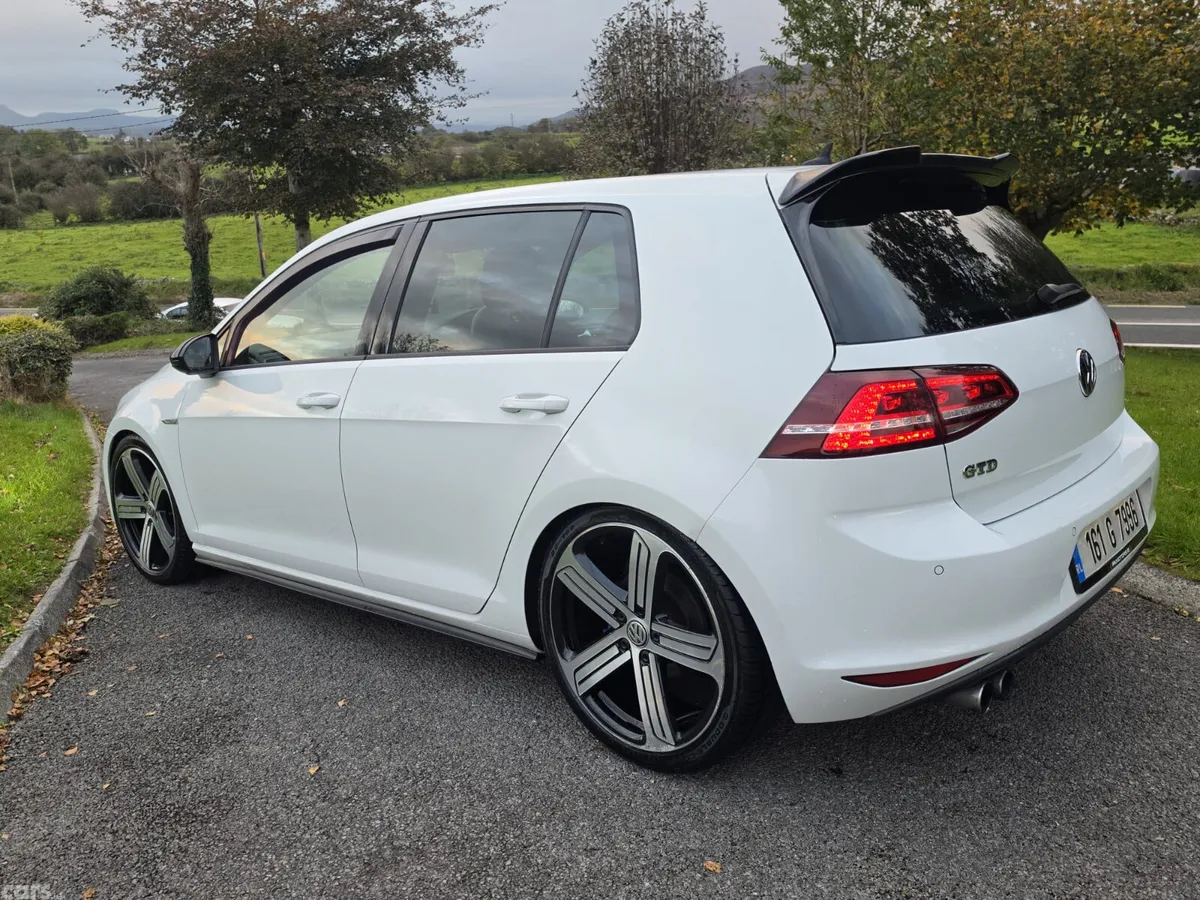 Volkswagen Golf Hatchback, Diesel, 2016, White