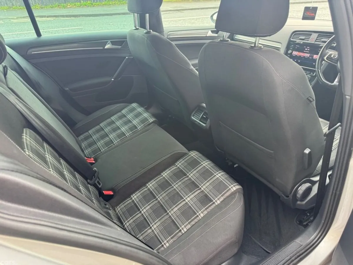 Volkswagen Golf Hatchback, Diesel, 2019, Silver