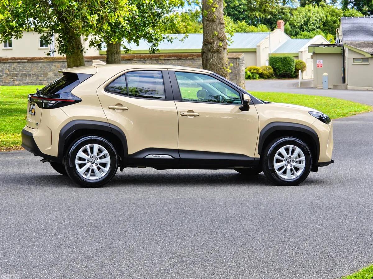 Toyota Yaris Cross Estate, Petrol Hybrid, 2021, Beige