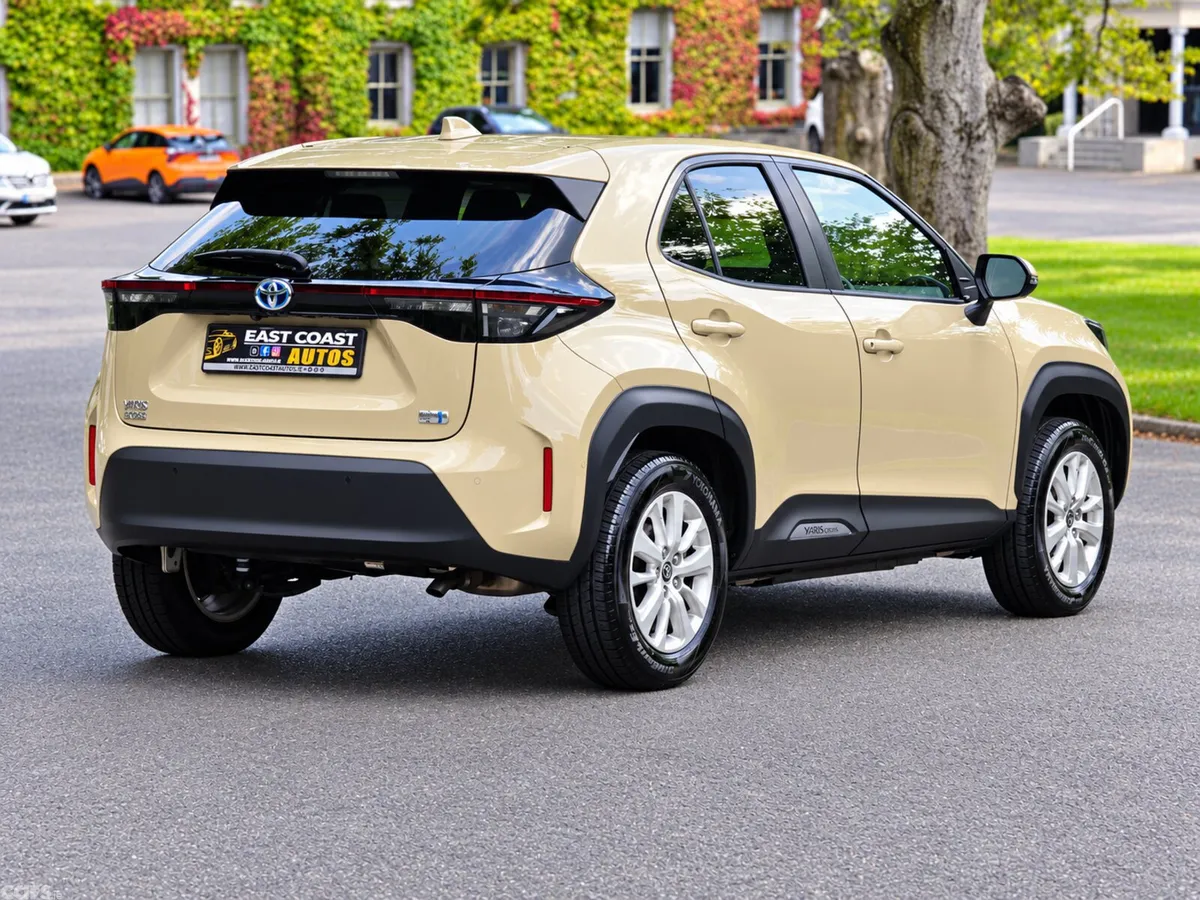 Toyota Yaris Cross Estate, Petrol Hybrid, 2021, Beige