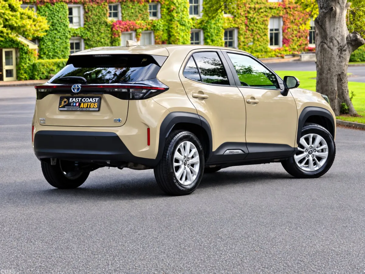 Toyota Yaris Cross Estate, Petrol Hybrid, 2021, Beige