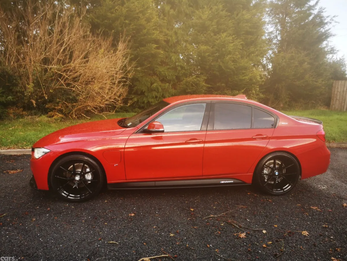 BMW 3-Series Saloon, Petrol Hybrid, 2017, Red