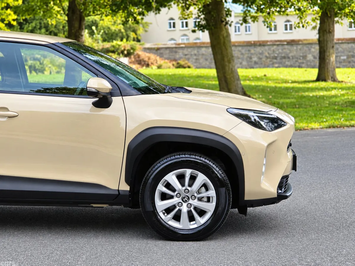 Toyota Yaris Cross SUV, Petrol Hybrid, 2020, Beige