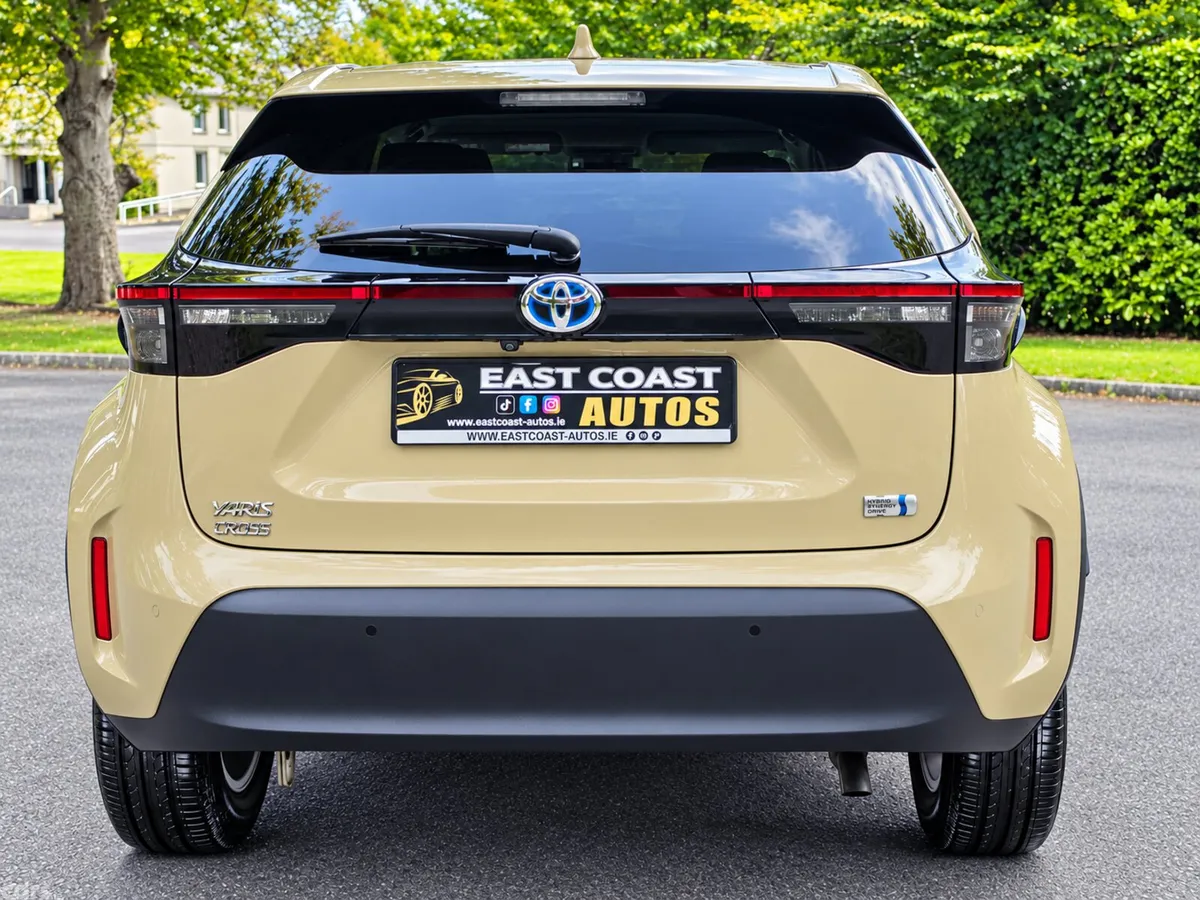 Toyota Yaris Cross SUV, Petrol Hybrid, 2020, Beige