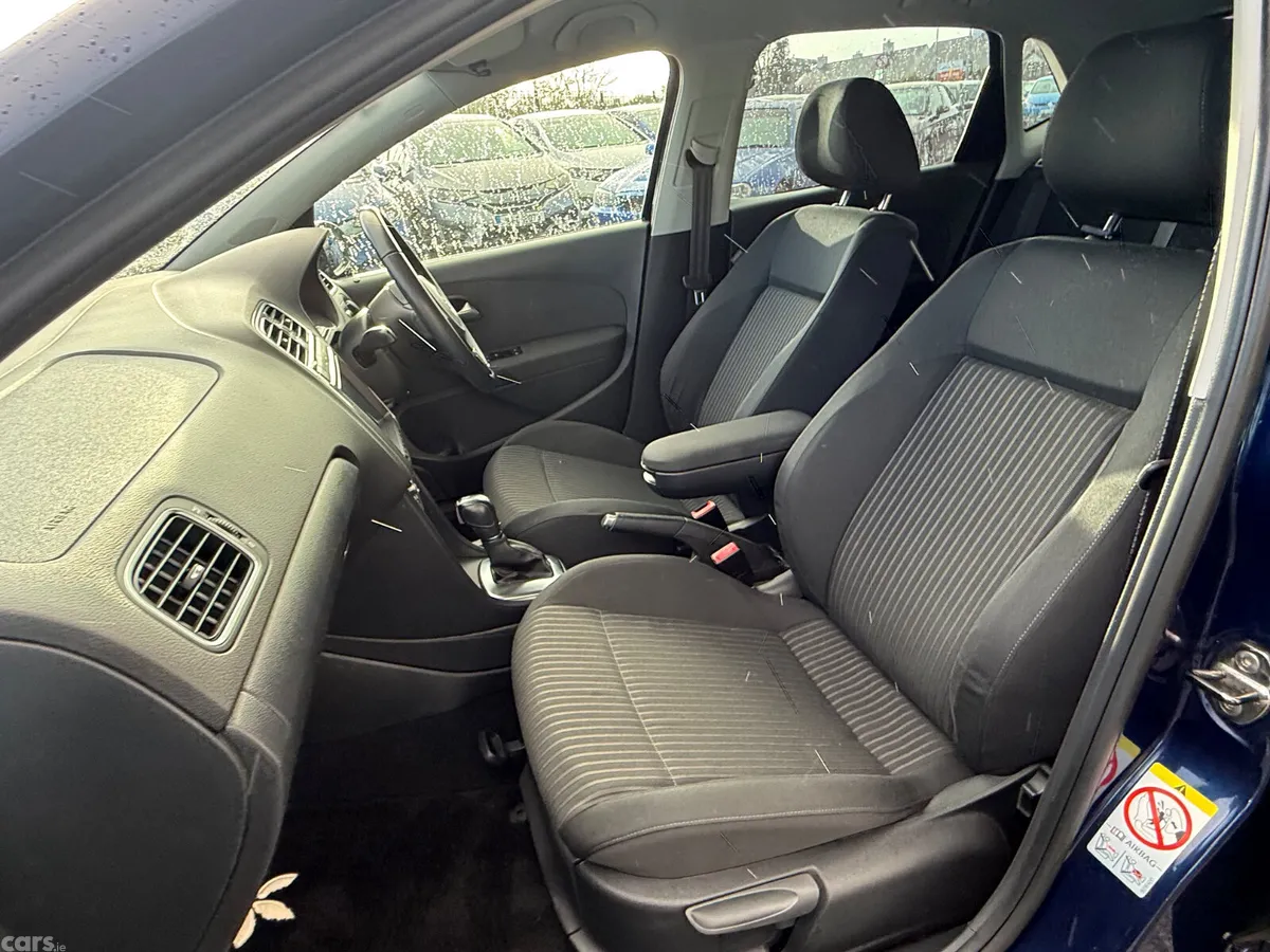 Volkswagen Polo Hatchback, Petrol, 2012, Blue
